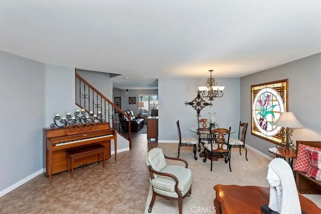 825 Derby, Corona, California 92882 home-pic-10