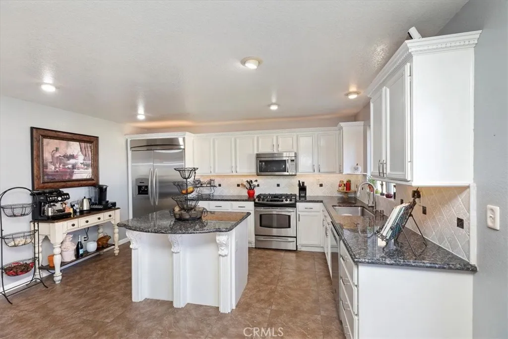 825 Derby, Corona, California 92882 home-pic-18