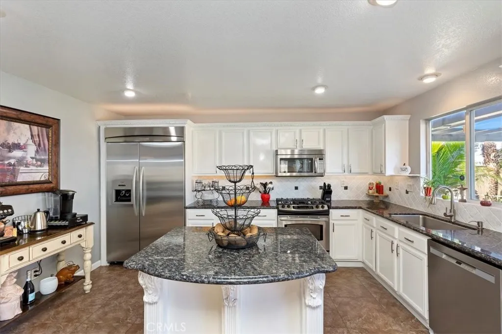 825 Derby, Corona, California 92882 home-pic-24