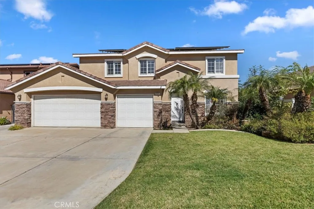 825 Derby, Corona, California 92882 home-pic-2