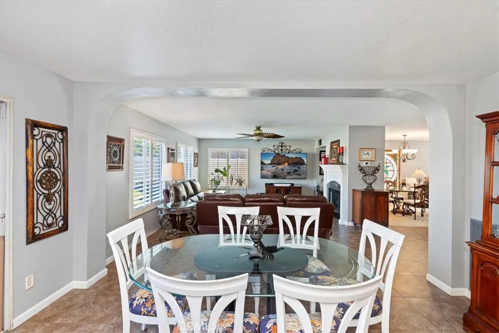 825 Derby, Corona, California 92882 home-pic-21