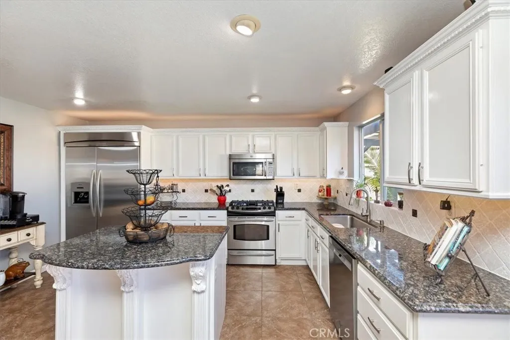 825 Derby, Corona, California 92882 home-pic-19