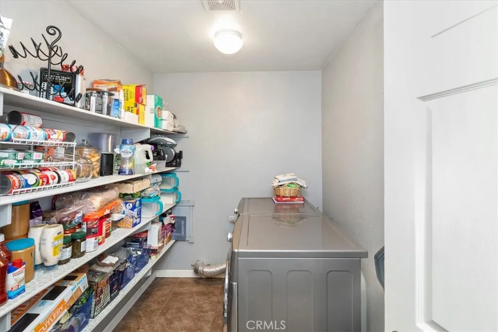 825 Derby, Corona, California 92882 home-pic-25