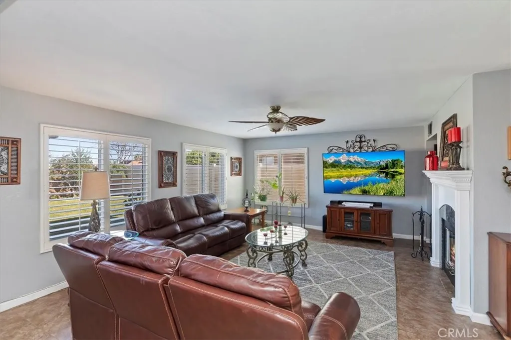825 Derby, Corona, California 92882 home-pic-15