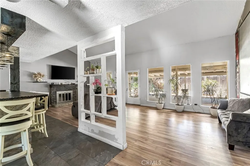 4883 E Geary Street, Fresno, California 93725 home-pic-13