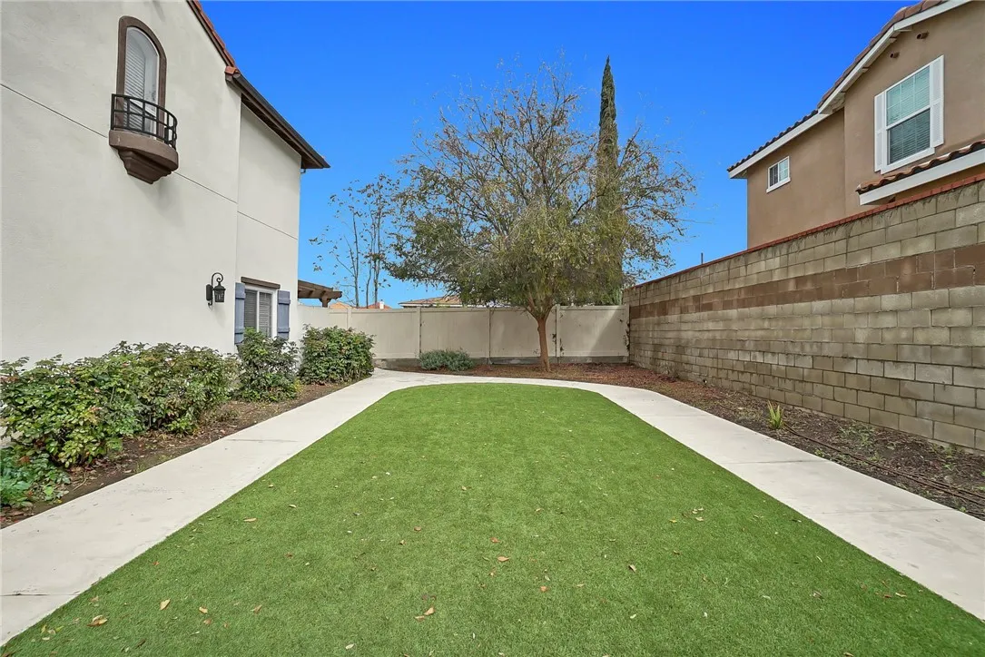1452 S White Avenue 2, Pomona, California 91766 home-pic-25