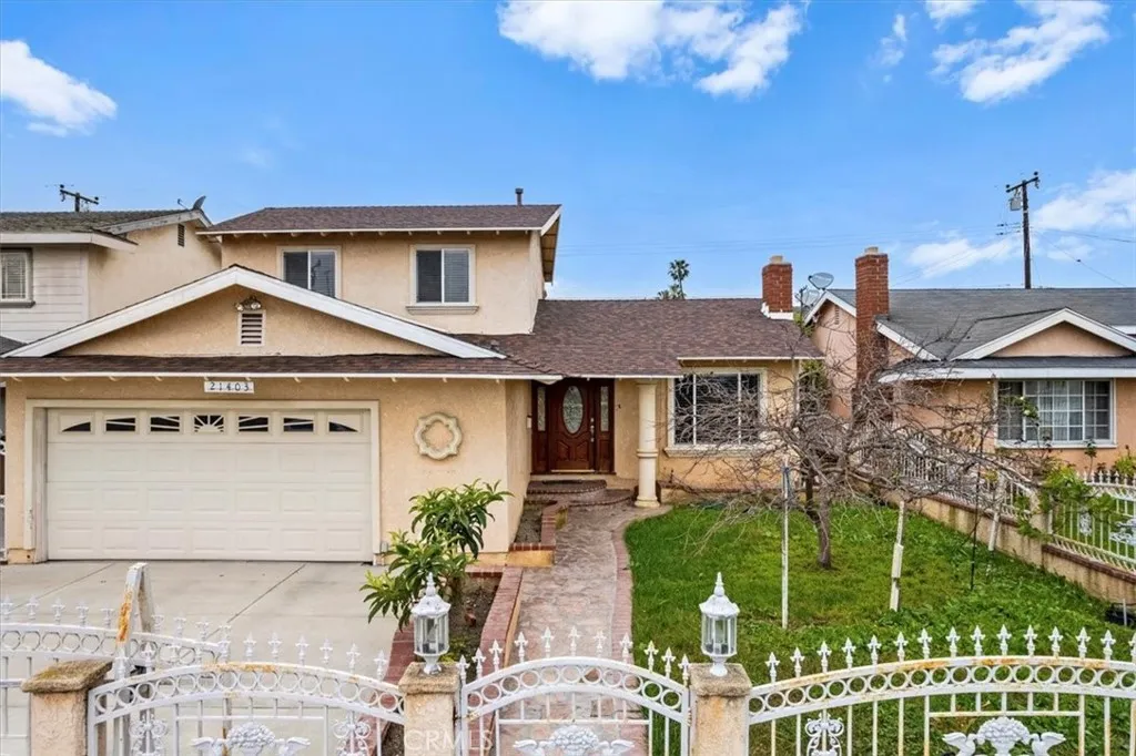 21403 Catskill Avenue, Carson, California 90745 home-pic-1
