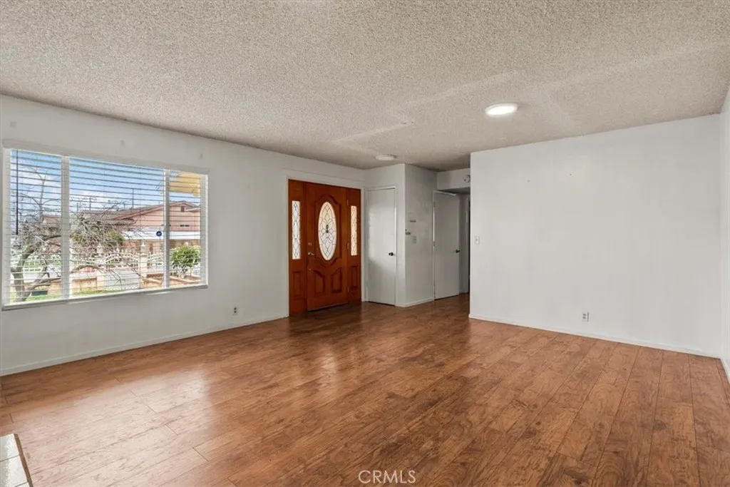 21403 Catskill Avenue, Carson, California 90745 home-pic-3
