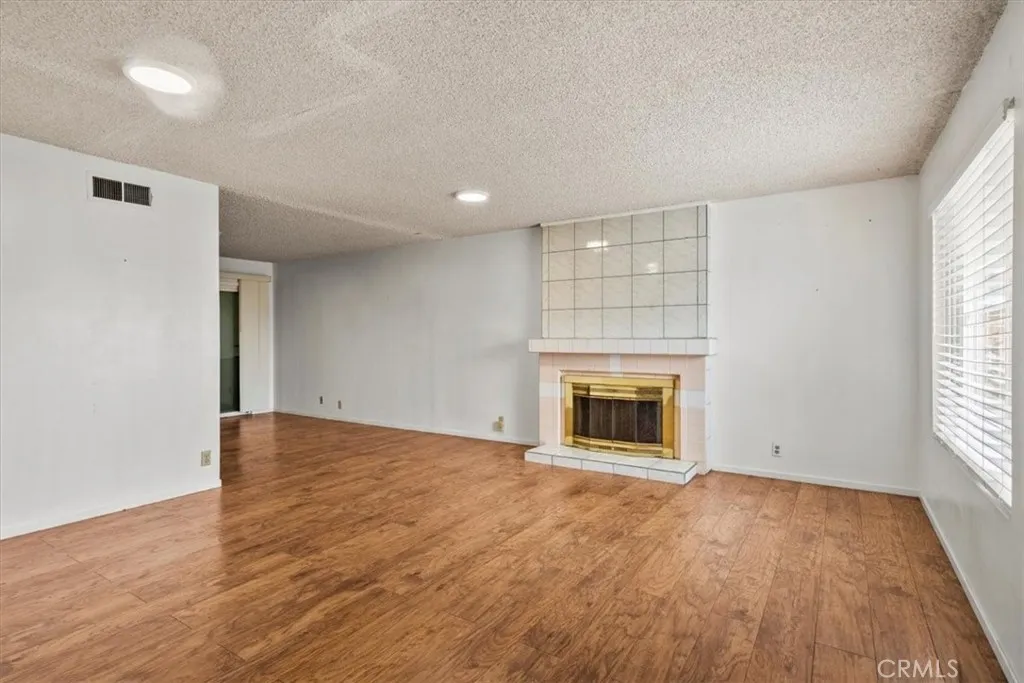 21403 Catskill Avenue, Carson, California 90745 home-pic-2