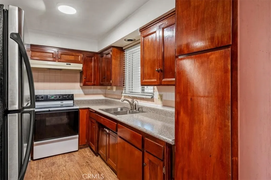 21403 Catskill Avenue, Carson, California 90745 home-pic-7