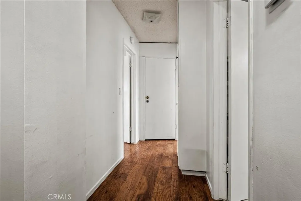 21403 Catskill Avenue, Carson, California 90745 home-pic-18