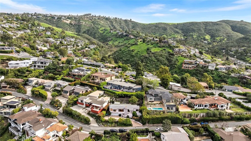 980 Temple Hills, Laguna Beach, California 92651 home-pic-21