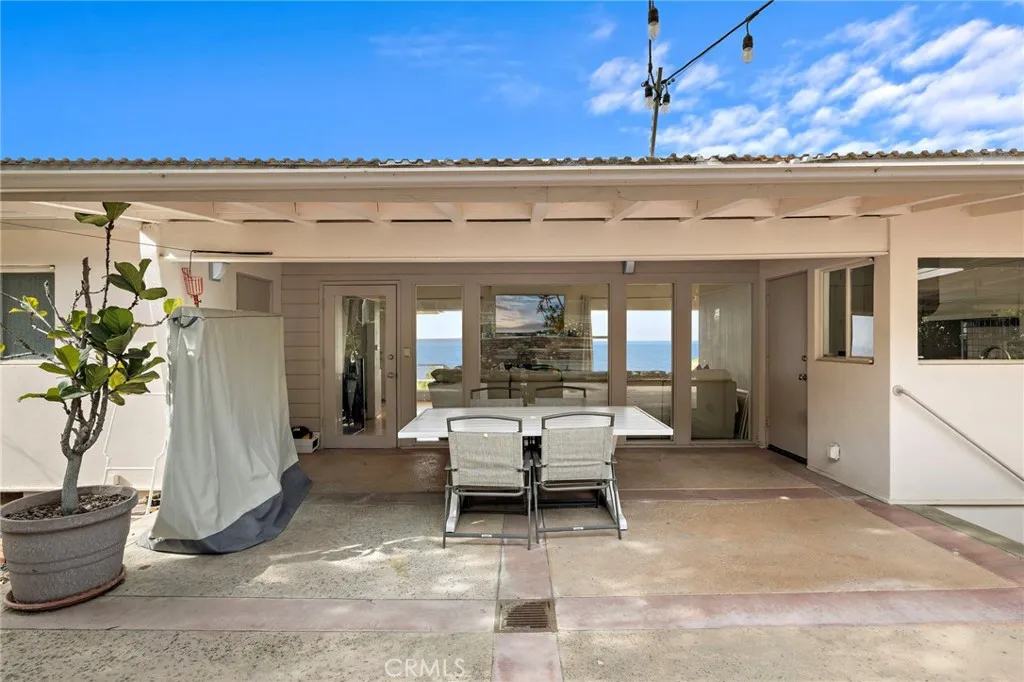 980 Temple Hills, Laguna Beach, California 92651 home-pic-40