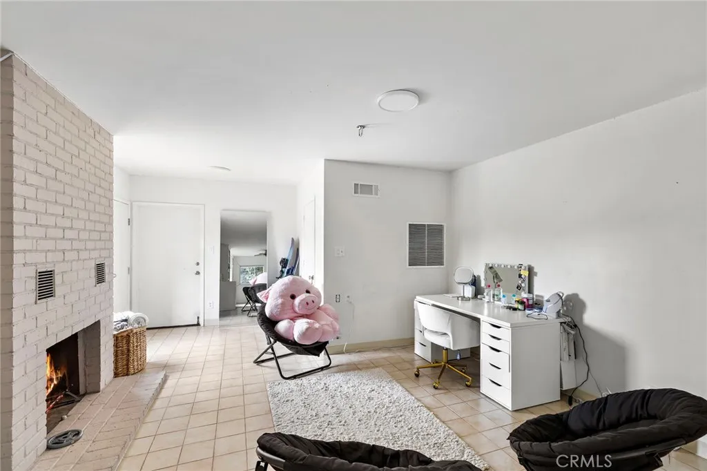 980 Temple Hills, Laguna Beach, California 92651 home-pic-18