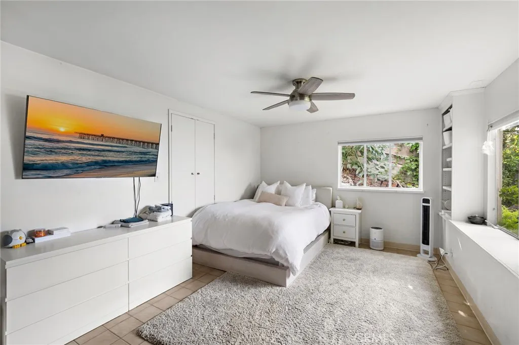 980 Temple Hills, Laguna Beach, California 92651 home-pic-17