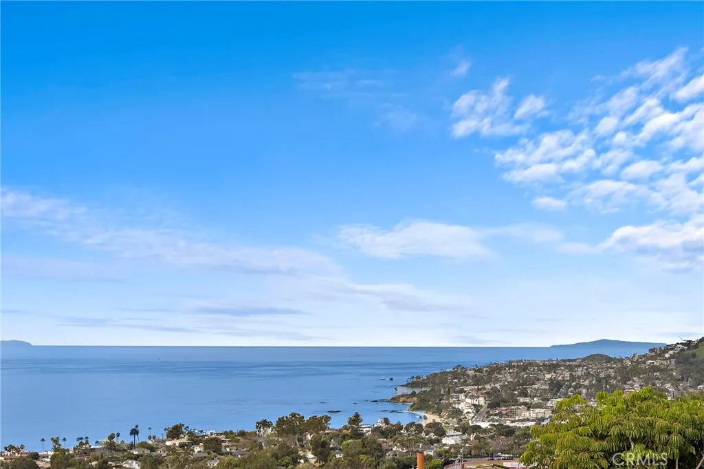 980 Temple Hills, Laguna Beach, California 92651 home-pic-37