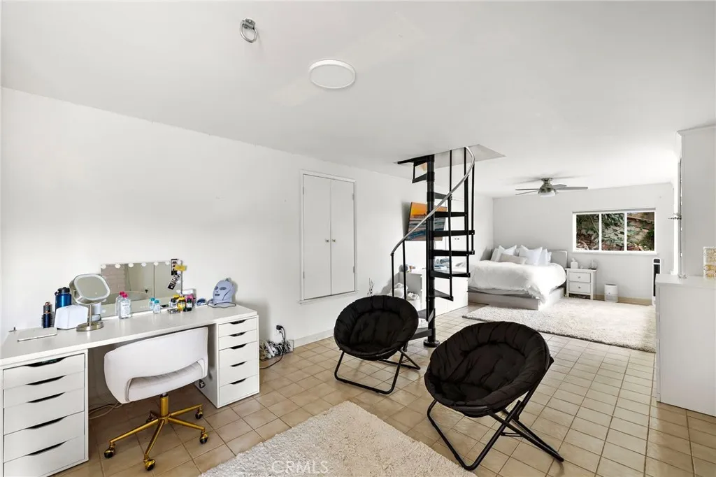 980 Temple Hills, Laguna Beach, California 92651 home-pic-16