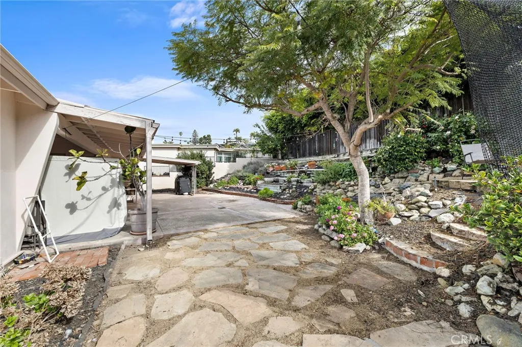 980 Temple Hills, Laguna Beach, California 92651 home-pic-43