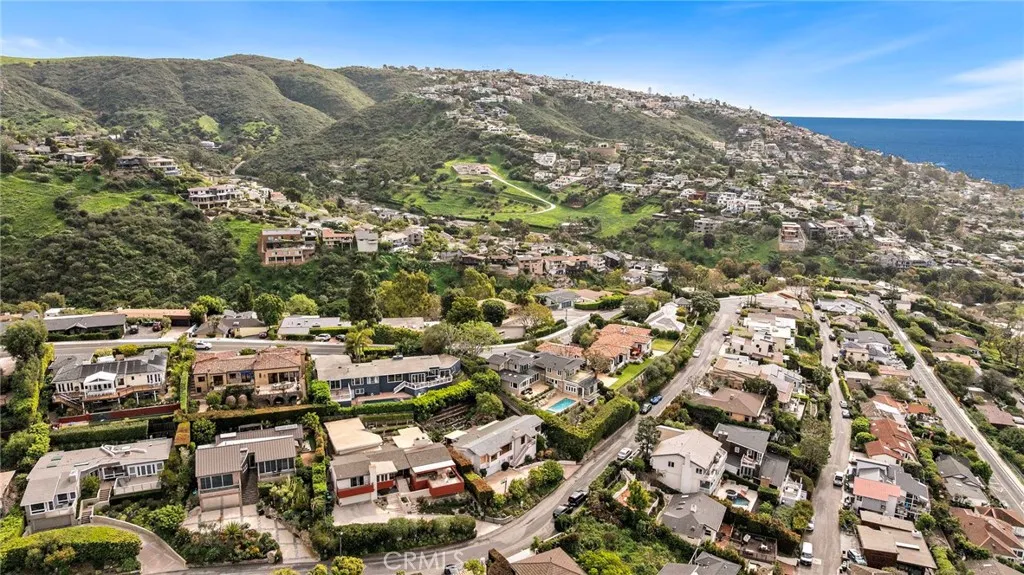 980 Temple Hills, Laguna Beach, California 92651 home-pic-20