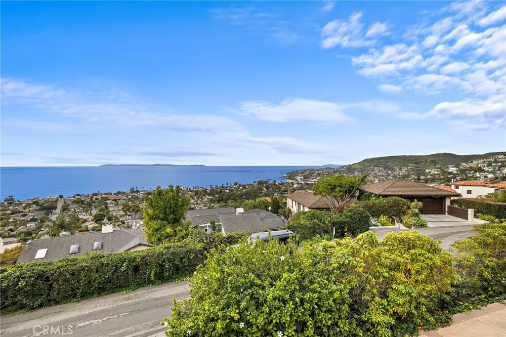 980 Temple Hills, Laguna Beach, California 92651 home-pic-35