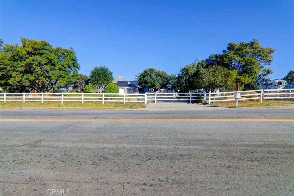 16950 Scottsdale, Riverside, California 92504 home-pic-2