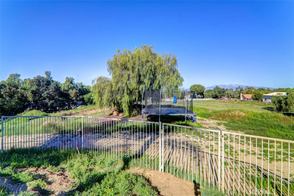 16950 Scottsdale, Riverside, California 92504 home-pic-33