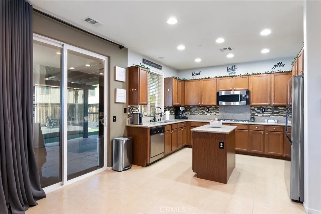 29522 Mascot, Lake Elsinore, California 92530 home-pic-13