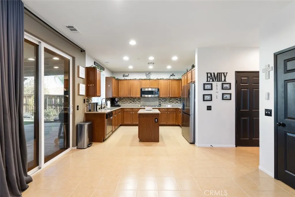 29522 Mascot, Lake Elsinore, California 92530 home-pic-12