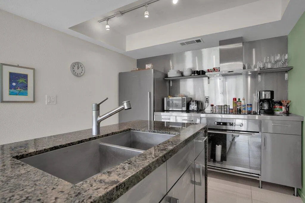 45750 San Luis Rey Avenue 24, Palm Desert, California 92260 home-pic-4