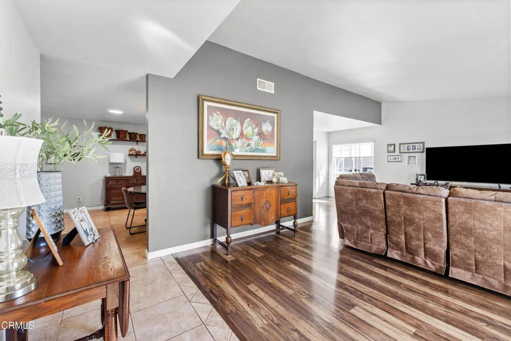 1420 Joliet Place, Oxnard, California 93030 home-pic-1