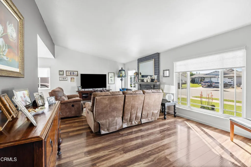 1420 Joliet Place, Oxnard, California 93030 home-pic-15