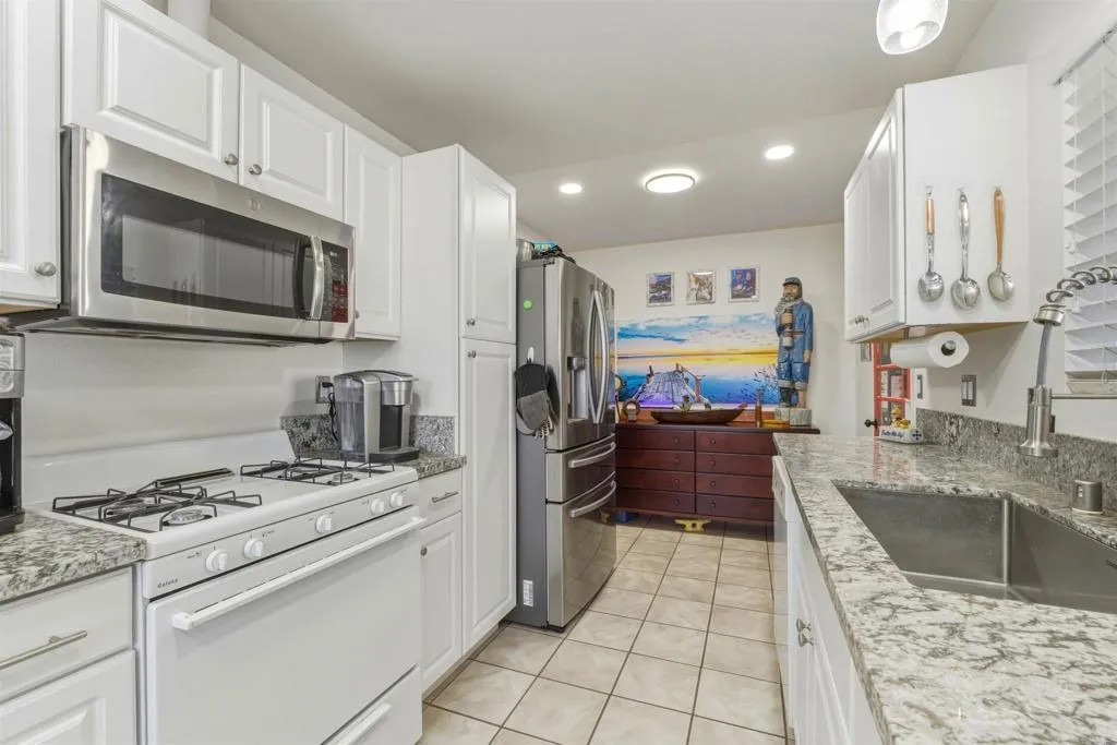 3918 San Lorenzo Court, Oceanside, California 92057 — photo 4