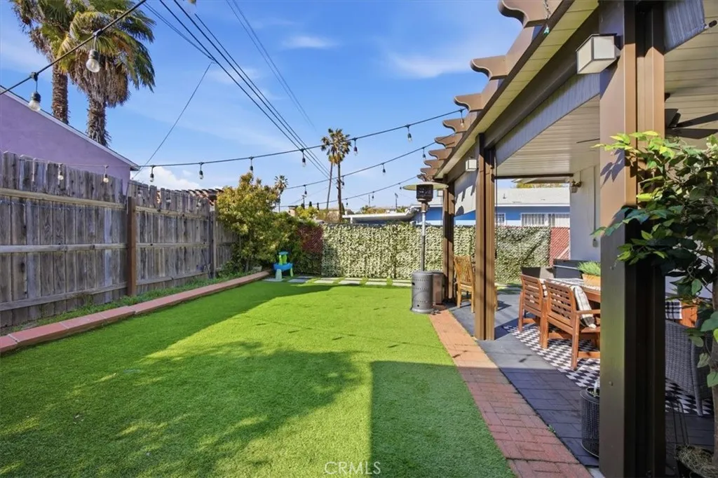 12919 S Manhattan Place, Gardena, California 90249 home-pic-13