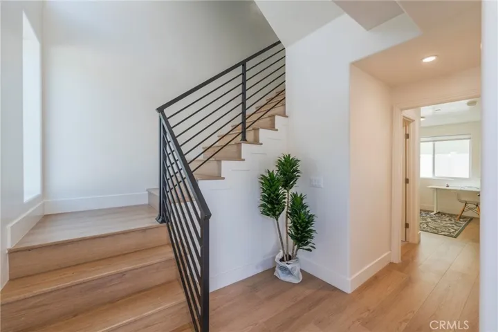 712 1/2 N Chestnut Ave, Los Angeles, California 90042