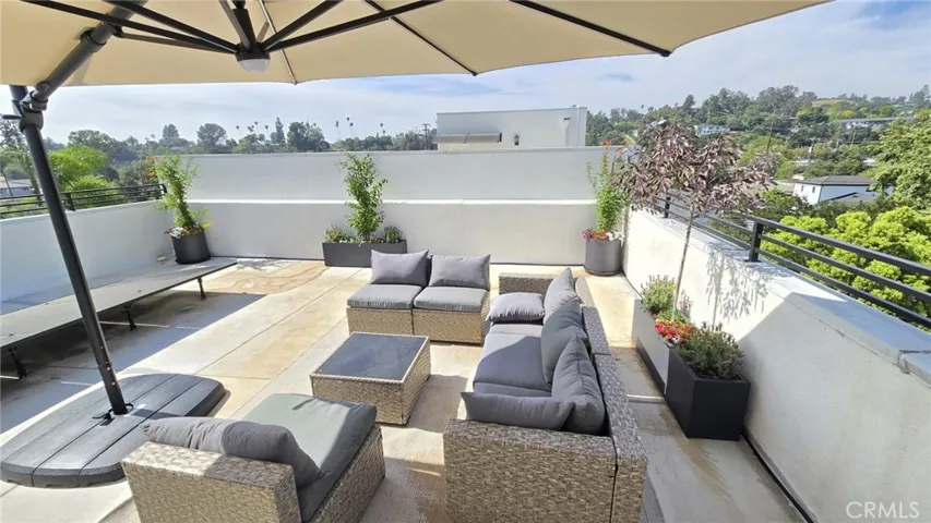 712 1/2 N Chestnut Ave, Los Angeles, California 90042