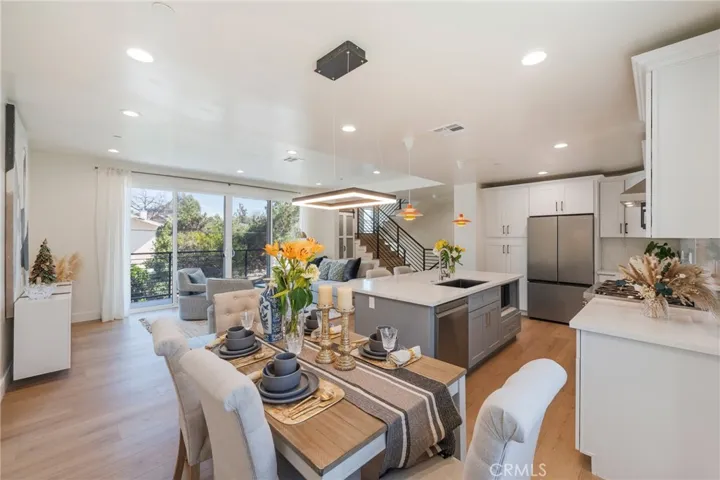 712 1/2 N Chestnut Ave, Los Angeles, California 90042