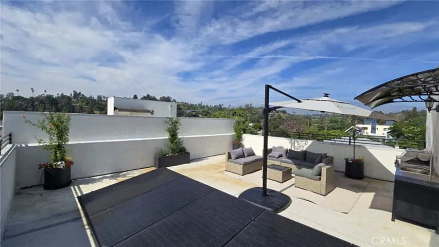 712 1/2 N Chestnut Ave, Los Angeles, California 90042