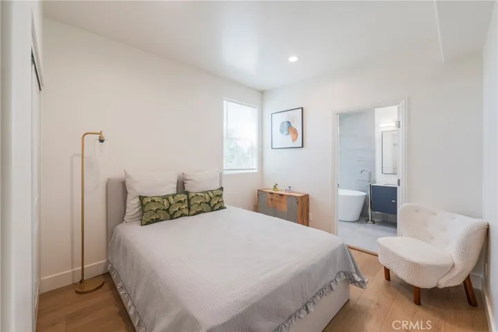 712 1/2 N Chestnut Ave, Los Angeles, California 90042