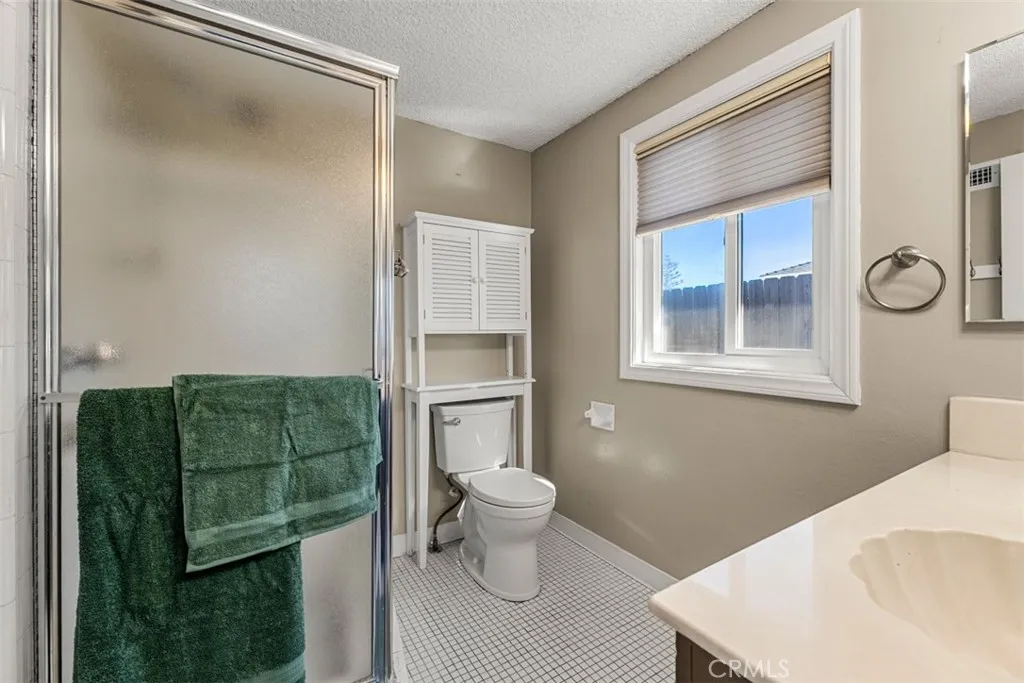 17922 Romelle, Santa Ana, California 92705 home-pic-33