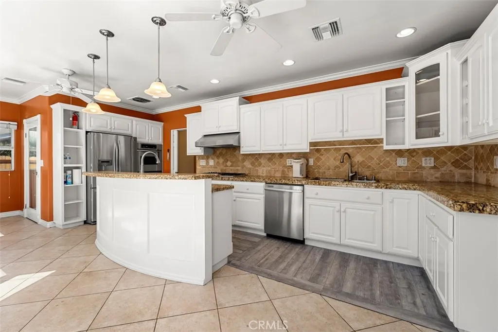 17922 Romelle, Santa Ana, California 92705 home-pic-10