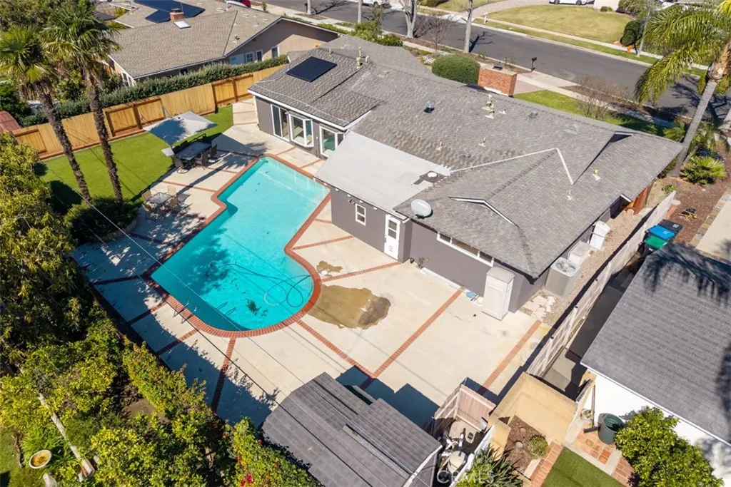 17922 Romelle, Santa Ana, California 92705 home-pic-60