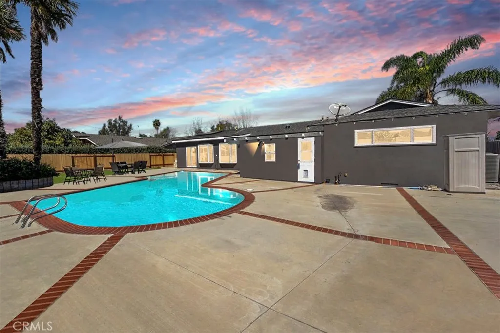 17922 Romelle, Santa Ana, California 92705 home-pic-3