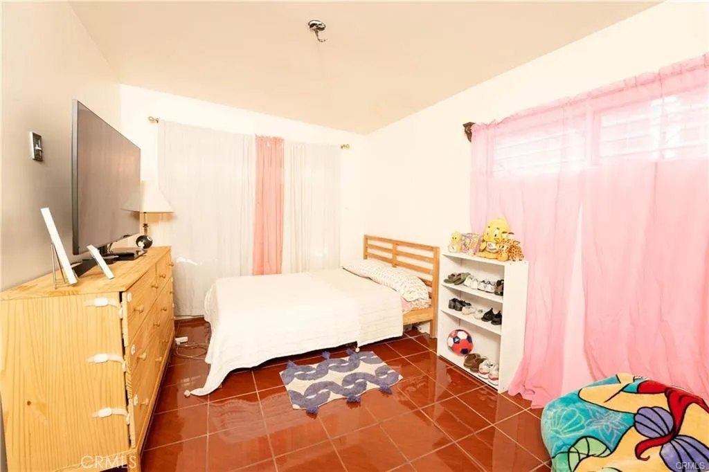 645 E 113th, Los Angeles, California 90059 home-pic-13