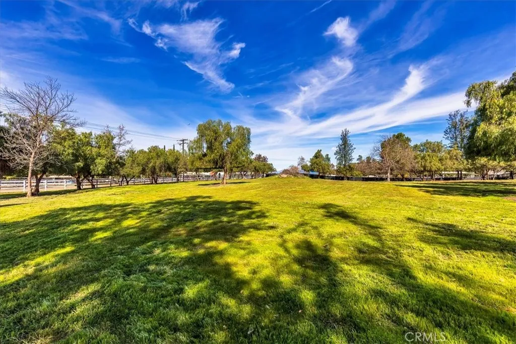 23100 Rolling Meadows Drive, Perris, California 92570 home-pic-6