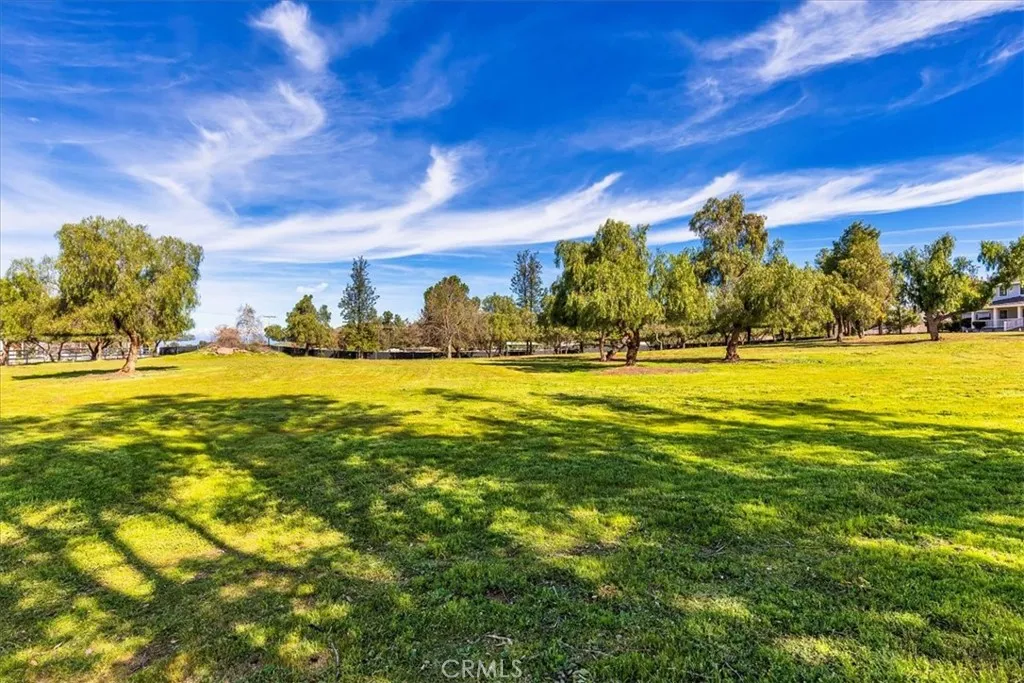 23100 Rolling Meadows Drive, Perris, California 92570 home-pic-4