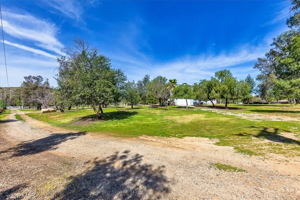 23100 Rolling Meadows Drive, Perris, California 92570 home-pic-43