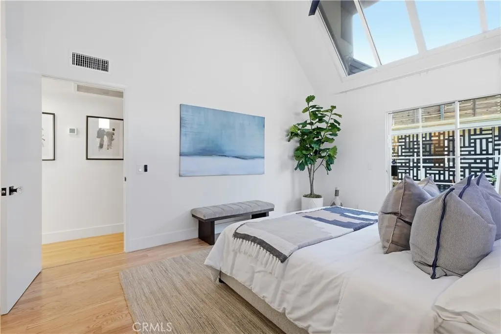 2364 Duane Street 5, Los Angeles, California 90039 home-pic-11