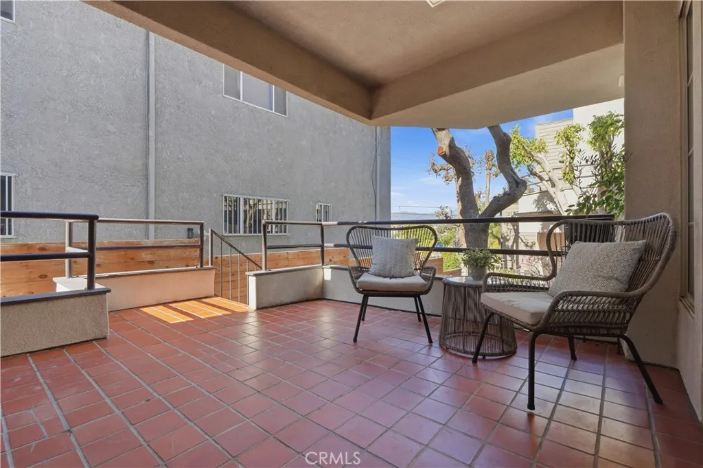 2364 Duane Street 5, Los Angeles, California 90039 home-pic-16