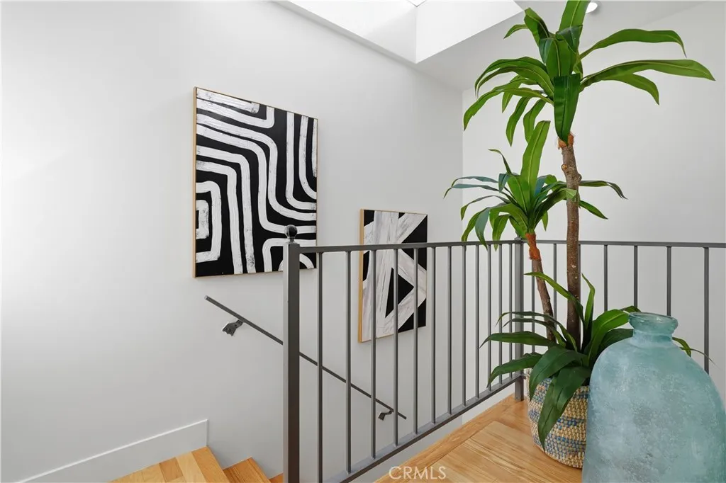 2364 Duane Street 5, Los Angeles, California 90039 home-pic-9
