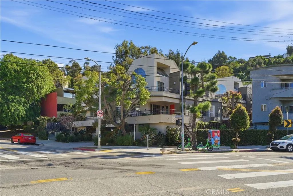 2364 Duane Street 5, Los Angeles, California 90039 home-pic-19